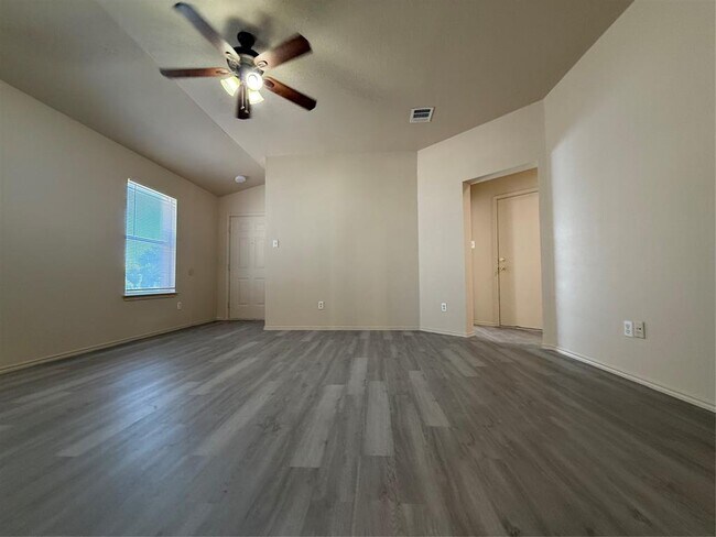 Foto del edificio - 15312 Lady Elizabeth Ln
