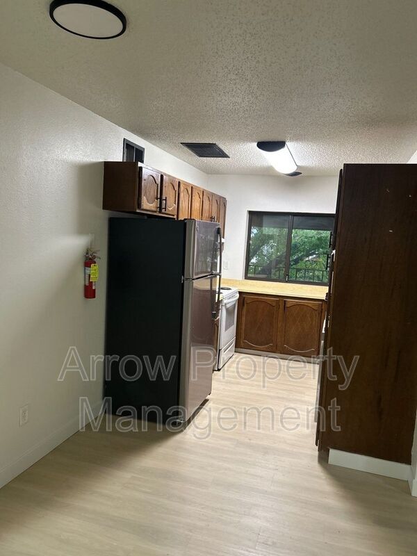 Foto del edificio - 203 E Arbor Ave