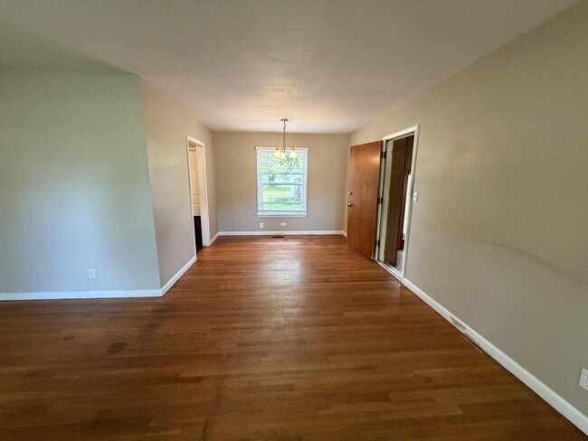 Foto del edificio - 2116 Gilbreath Rd NW