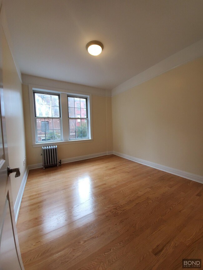 Foto del edificio - 117 W 13th St