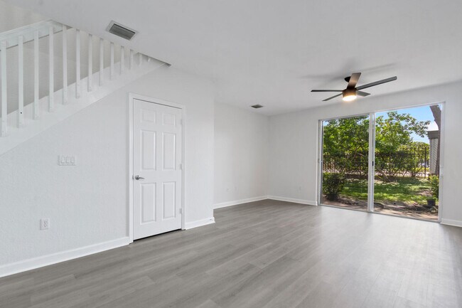 Building Photo - 4140 Napoli Lake Dr