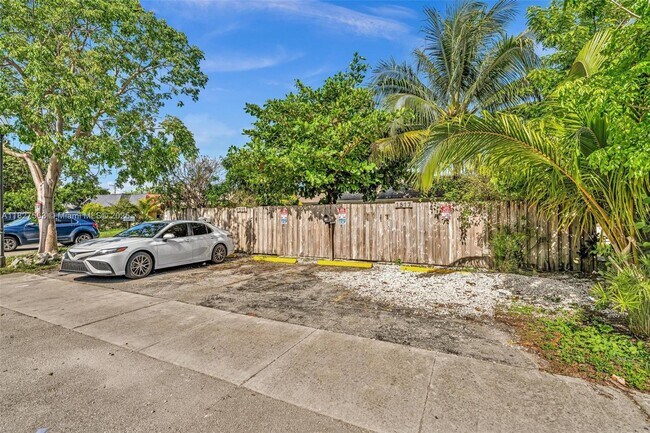 Foto del edificio - 1515-1517 NW 8th Ave