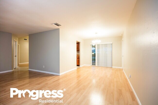 Building Photo - 923 SE 19th St