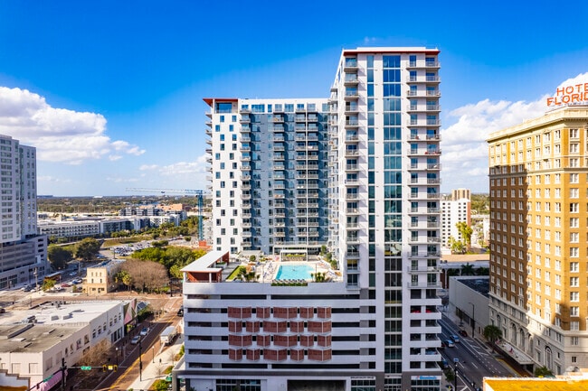 Building Photo - Nine15