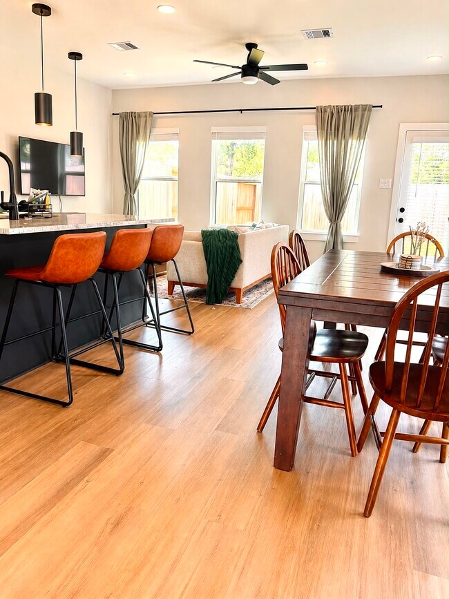Foto del edificio - 4309 Shelby Cir
