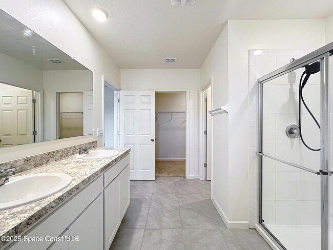 Building Photo - 870 Remington Green Dr SE