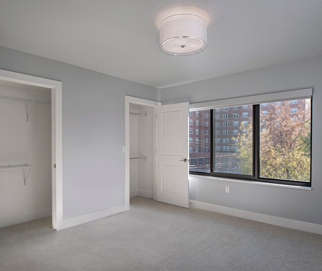Building Photo - The Coe at West Village