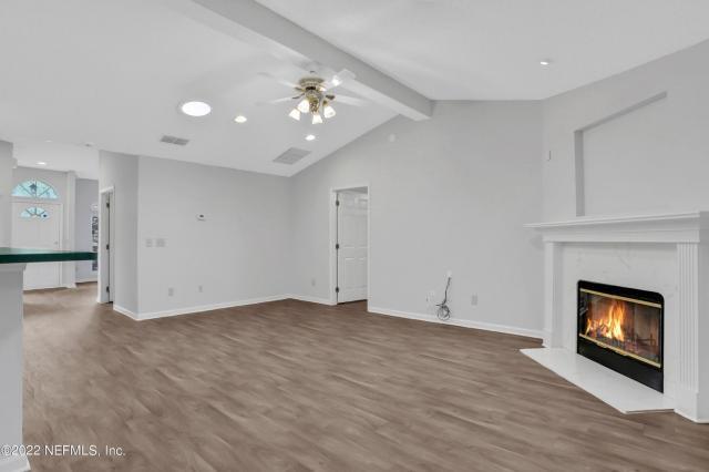 Foto del edificio - 4 bedroom in Jacksonville FL 32223