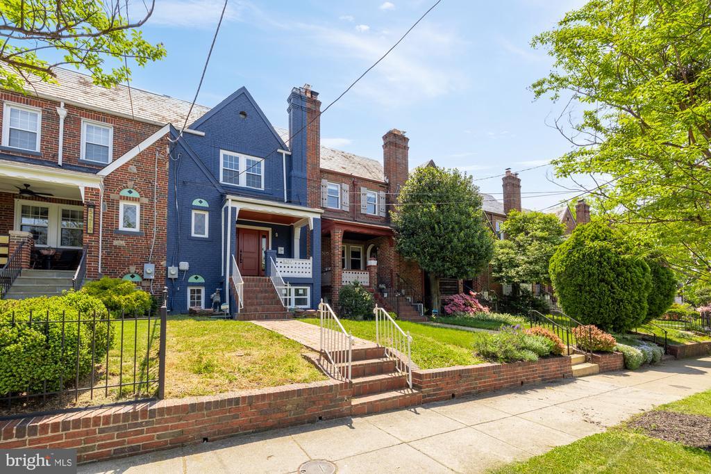 Primary Photo - 5217 New Hampshire Ave NW