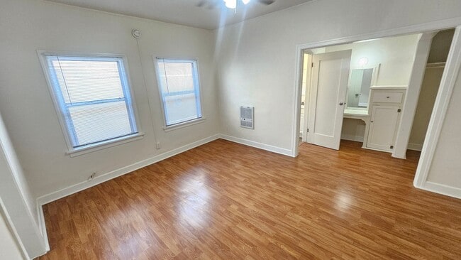 Building Photo - 727 S Coronado St