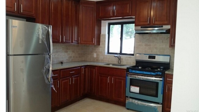 Foto del edificio - 83-35 Daniels St