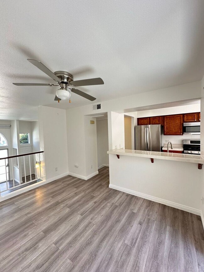 Foto del edificio - 5455 Sylmar Ave