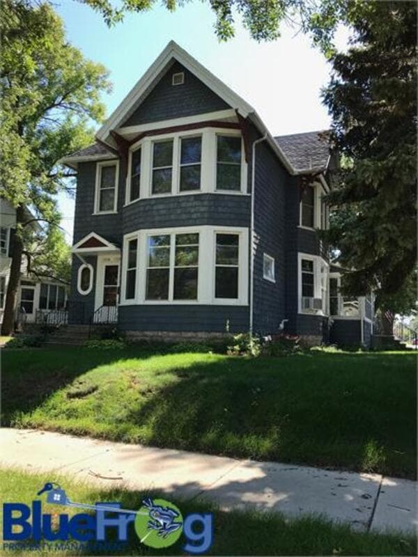 1303 Waugoo Ave, Oshkosh, WI 54901 Condo for Rent in Oshkosh, WI