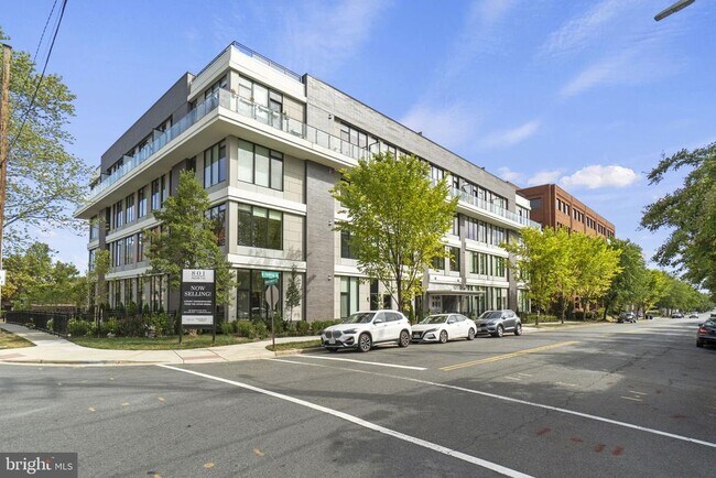 Foto del edificio - 801 N Fairfax St