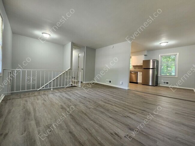 Foto del edificio - 3482 Mark Pl NW