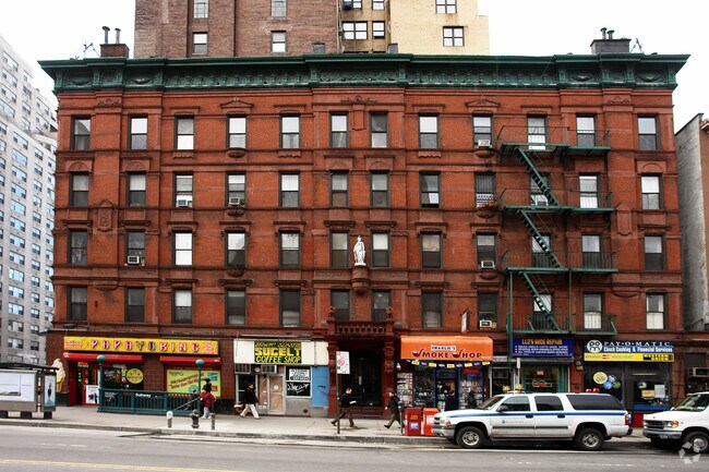 Building Photo - 200 W 14th St