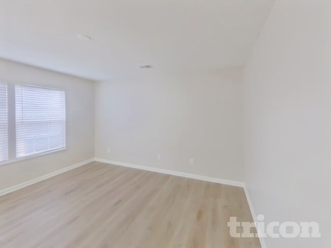 Building Photo - 2108 Wilkinson Dr