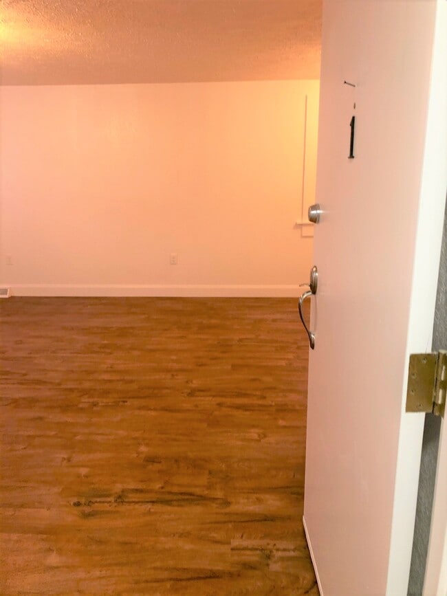 Building Photo - 612 Broadhead Ave