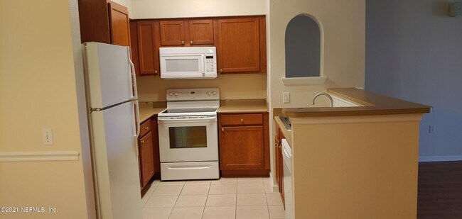 Foto del edificio - 8550 Touchton Rd