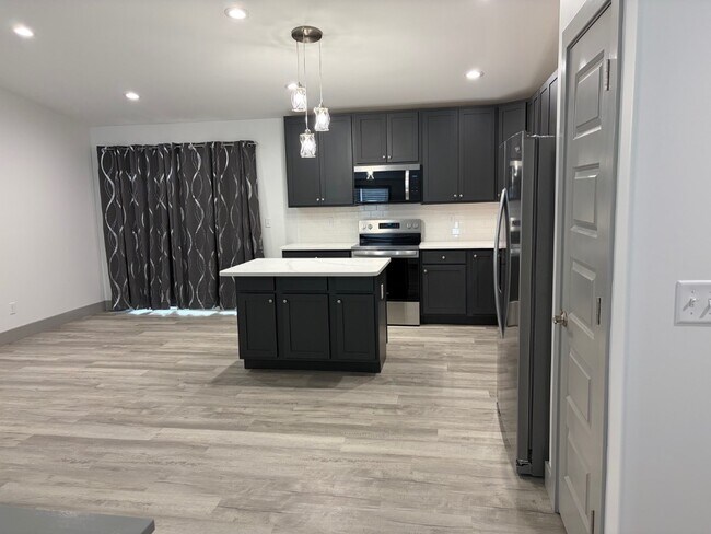 Foto del edificio - 1160 Marathon Dr