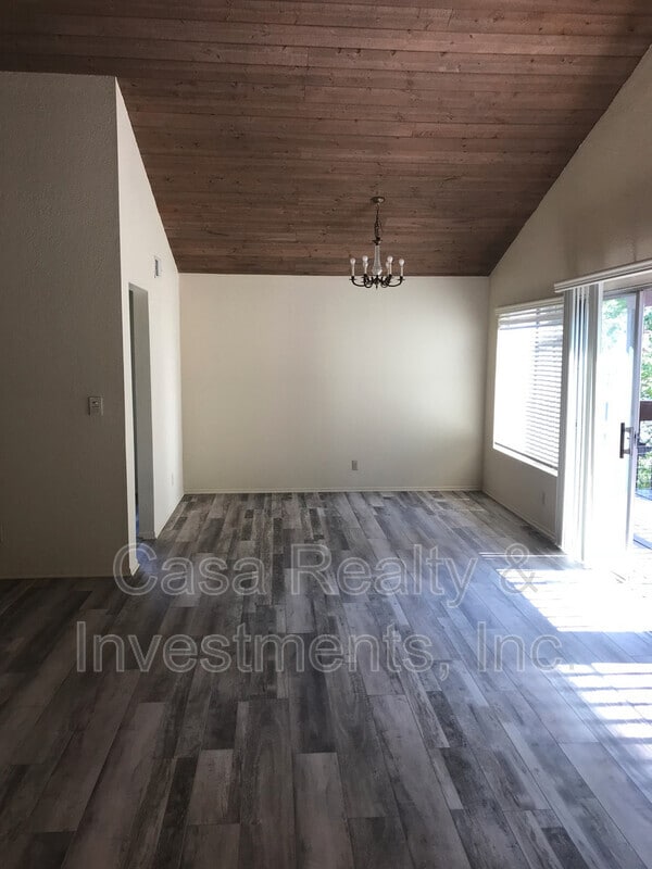 Foto del edificio - 2112.5 Pullman Ln