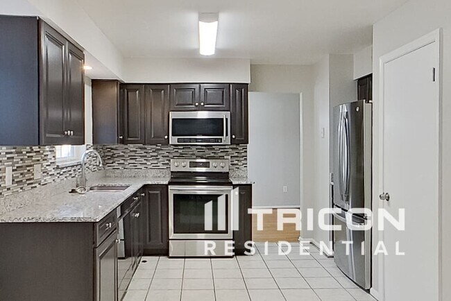 Building Photo - 5105 Aldershot Dr