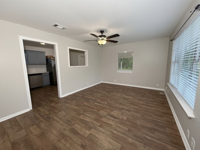 Building Photo - 701 N Mirick Ave