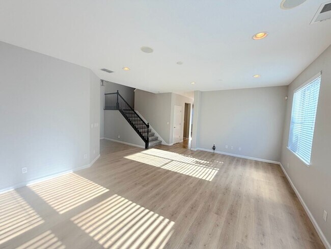 Foto del edificio - 4 Bedroom Home in Whitney Ranch with Access to Clubhouse
