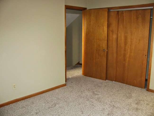 Building Photo - 3599 Ridgewood Dr