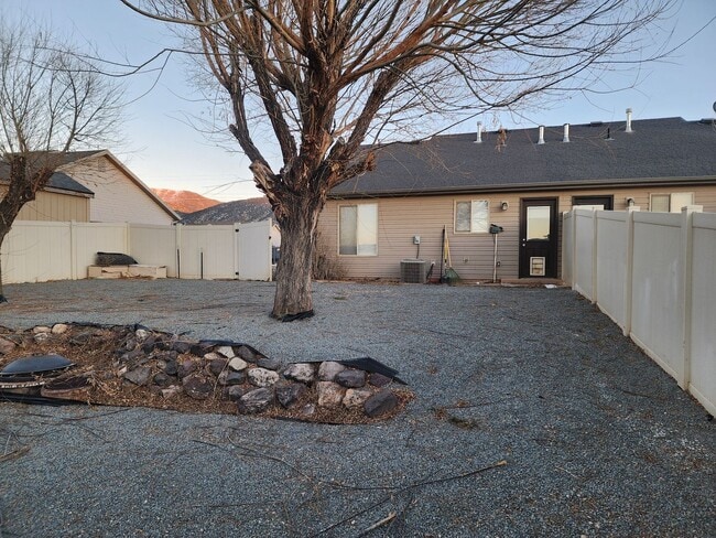 Building Photo - 1600 North Access Road