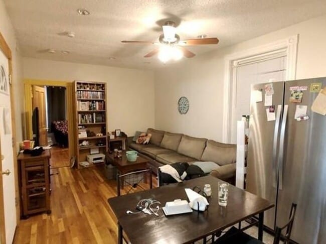 Building Photo - Get $1000 on Closing!  Gorgeous Apt in Con...