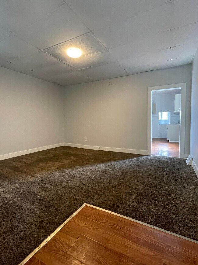 Foto del edificio - Charming 2 Bed / 1 Bath Single-Family Home...