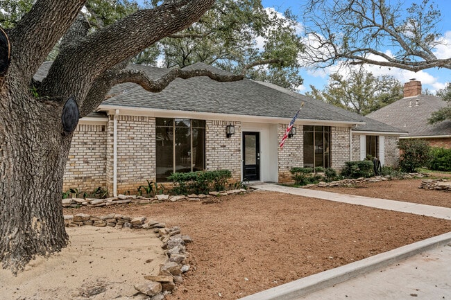 Foto del edificio - 7105 Fish Pond Rd