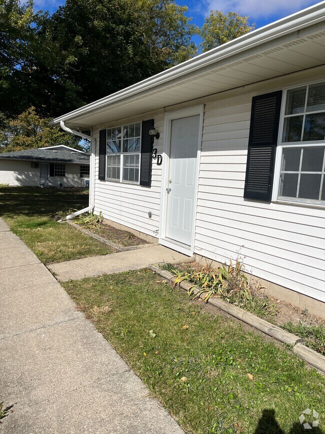 Apartments For Rent in State Center IA with Parking 1 Rentals