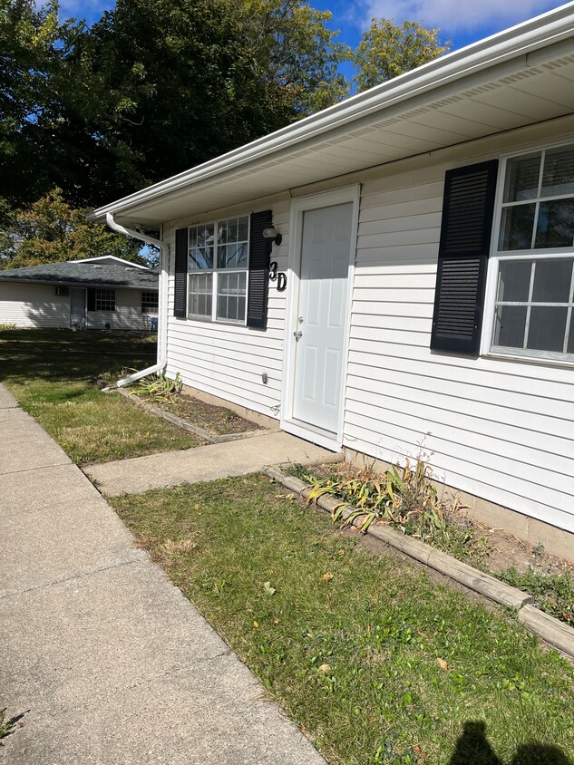 Primary Photo - 406 4th St SE