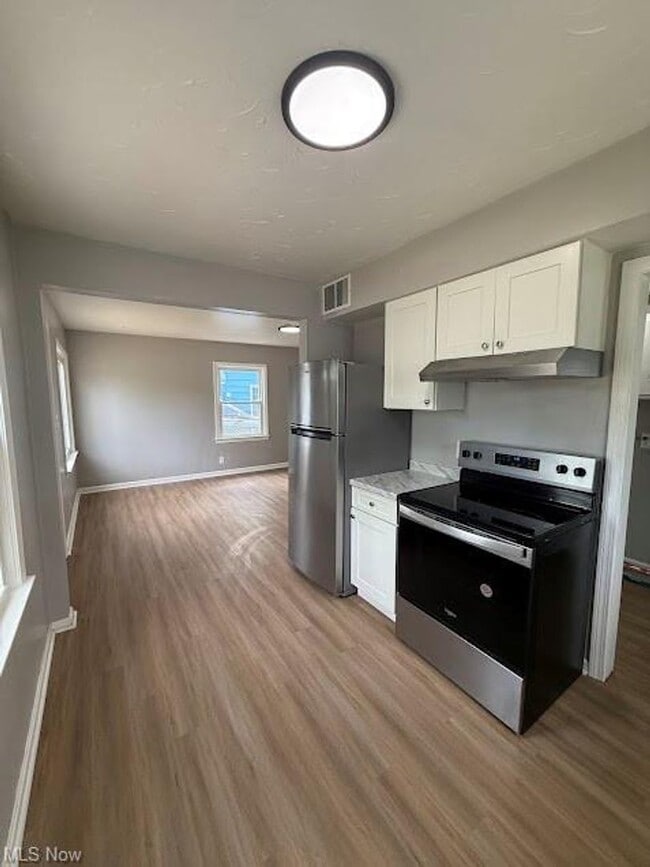 Building Photo - Two bedroom one bathroom single story home for rent
