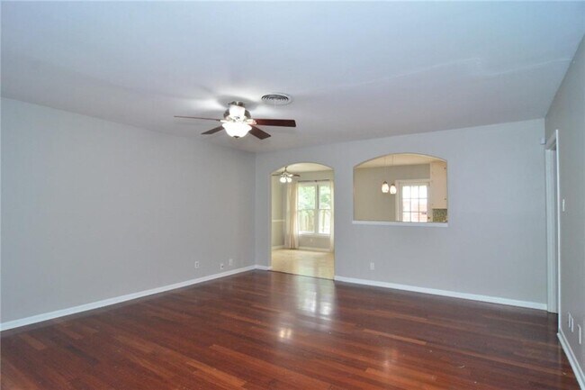 Foto del edificio - 1502 Ridgehaven Dr