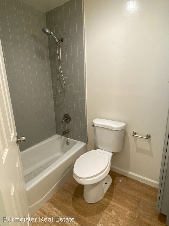 Foto del edificio - 317-307 N Mission Rd