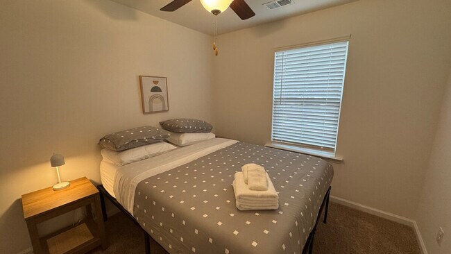 Foto del edificio - 134 Roxanne Dr