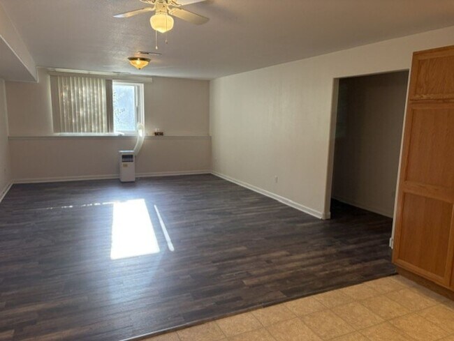 Foto del edificio - 1460 Parker Ave