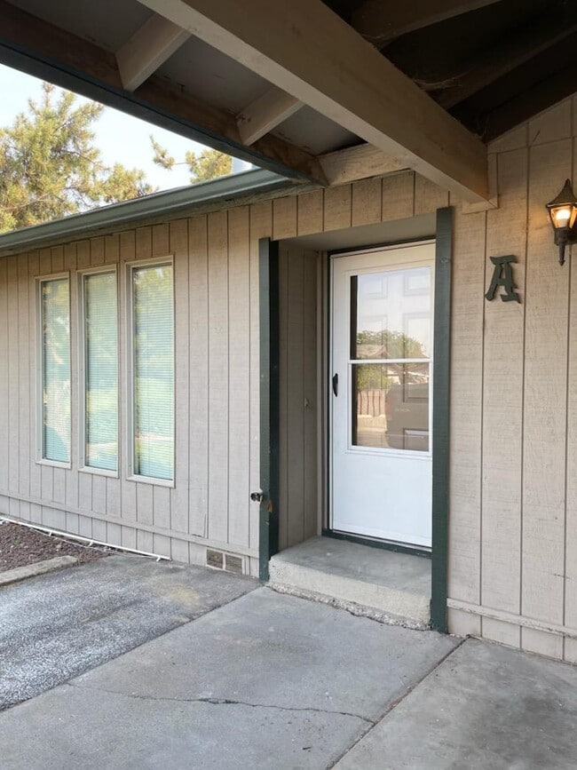 1215 S 43rd Ave Unit 1215 A, Yakima, WA 98908 1215 S 43rd Ave Yakima