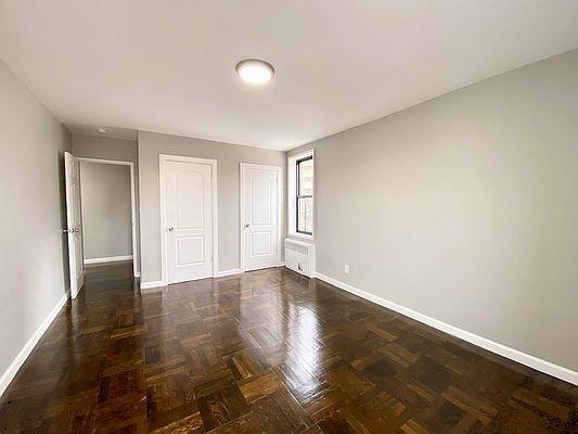 Building Photo - 3 bedroom in BRONX NY 10468