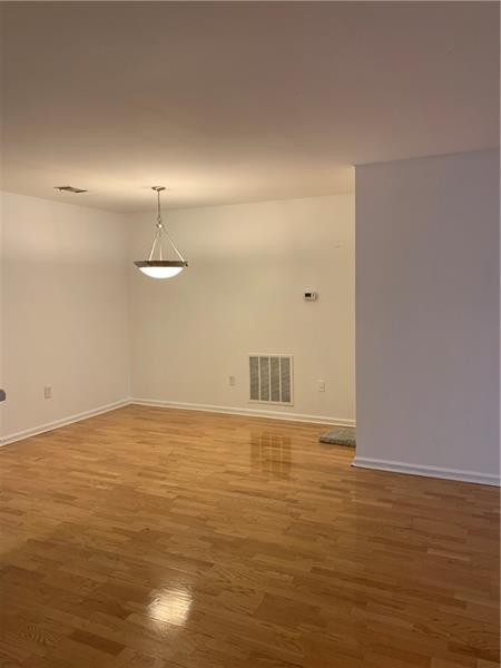 Foto del edificio - 3208 Pine Heights Dr NE