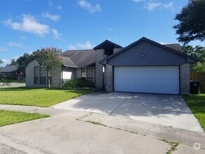 Building Photo - 6925 Fawn Ridge Dr