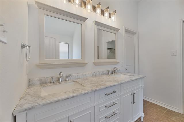 Foto del edificio - 5129 Leeray Rd