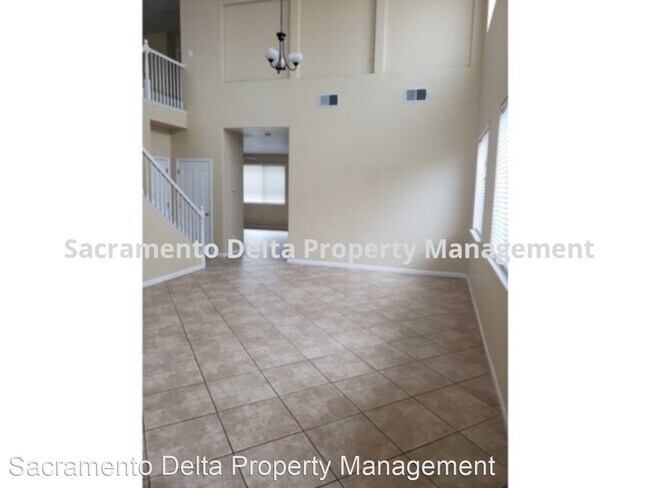 Building Photo - 4 br, 3 bath House - 400 Aviator Circle