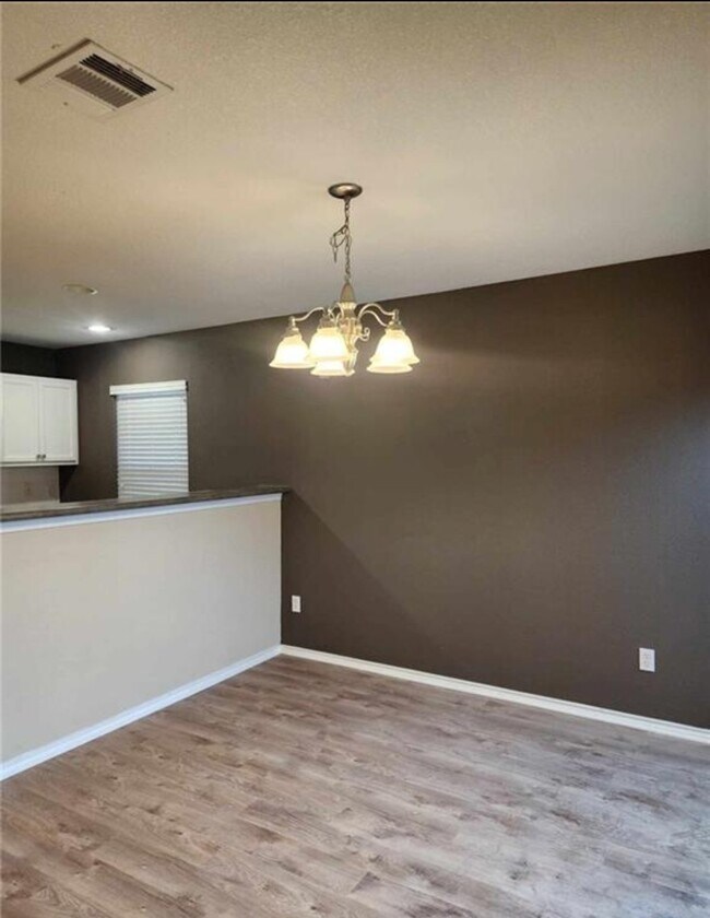 Building Photo - 9017 Lonesome Oak Dr
