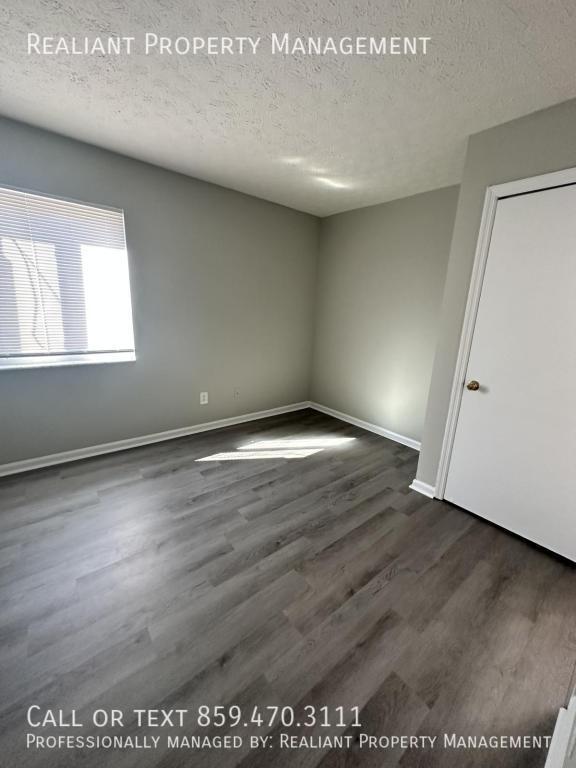 Building Photo - 208 Lakeshore Drive, # 4
