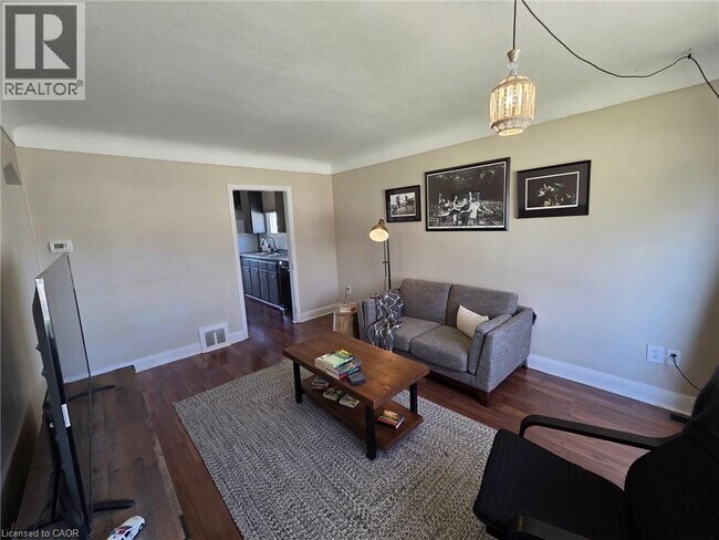 Photo du bâtiment - 122 E 25th St