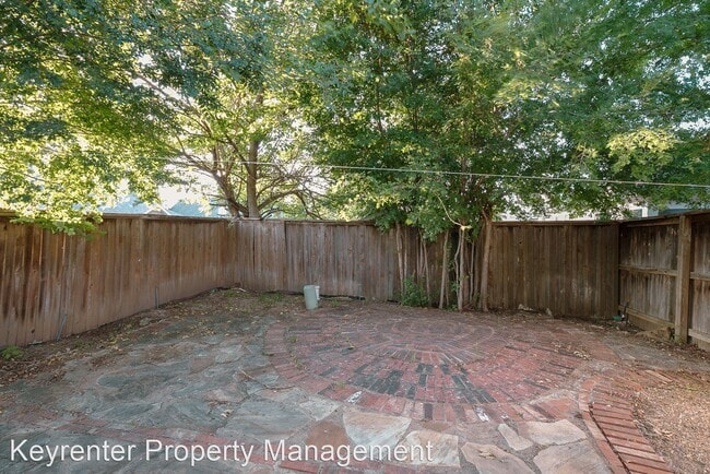 Building Photo - 3 br, 2 bath House - 11706 S Gum Ave